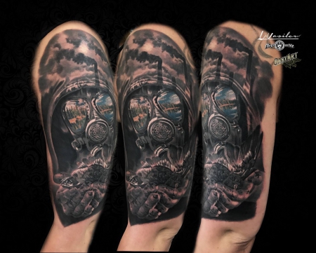 Mensch zerstört die Welt.  Gasmaske-Schornstein-Blume 