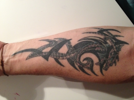 Tribal Drache Unterarm links