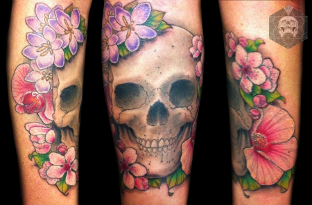 schädel-Tattoo: ♥ Blüten Schädel Unterarm Tattoo ♥