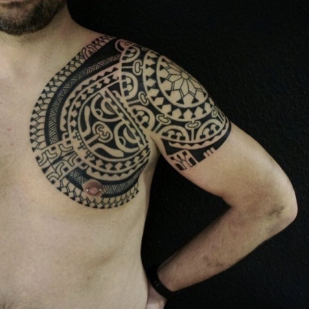 Maori Brust - gestochen von Dmitri  Babakhin 