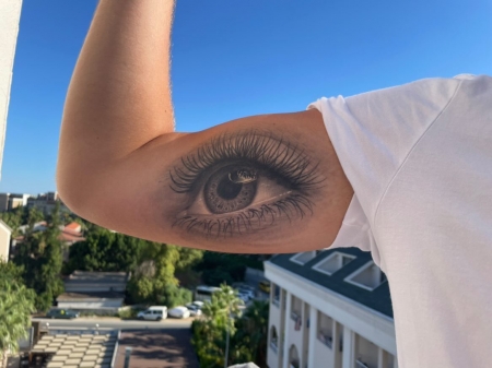 Auge Oberarm 