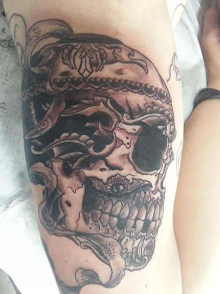 Innenarm Totenkopf