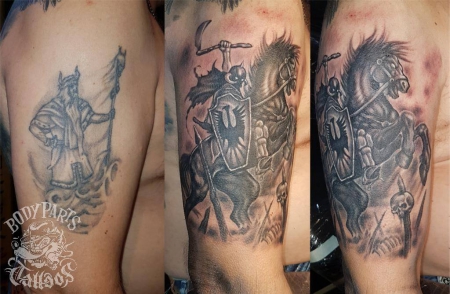 Death Dealer Cover Up auf dem Oberarm