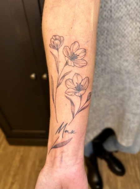 Fineline Flower Tattoo
