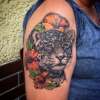 Leopard mit Blumen 