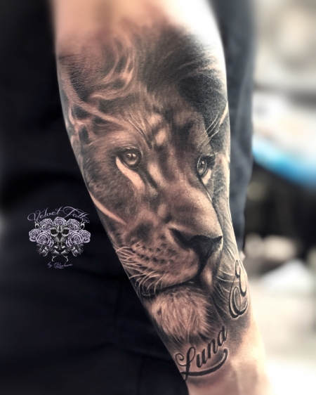Löwe unterarm tattoo männer Tattoo auf