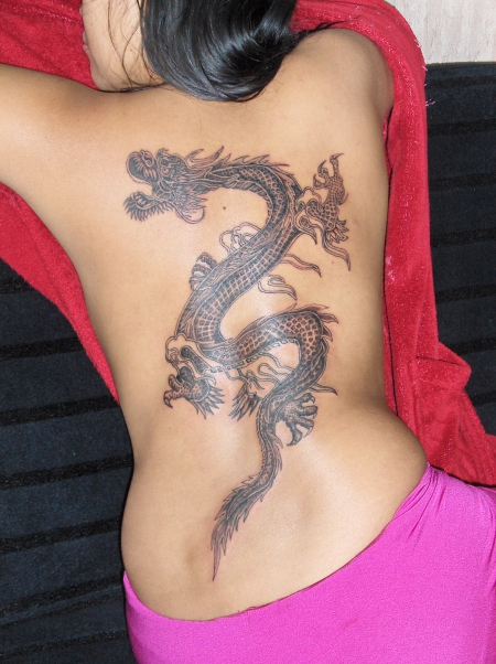 Rückentattoo Drachen