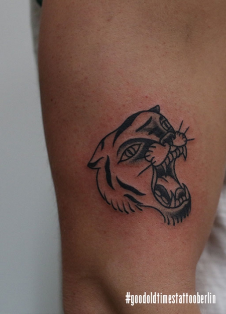 Blackwork tiger tattoo
