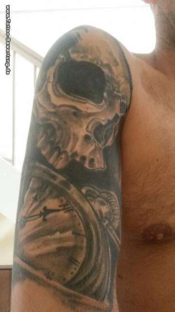 Skull und Uhr Cover up...