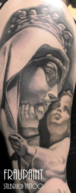 frau paint stilbruch tattoo berlin