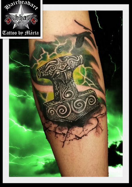 Thorhammer Tattoo und Design von Márta