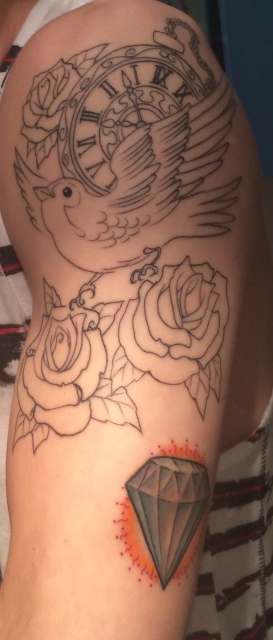 Vogel mit Uhr und Rosen