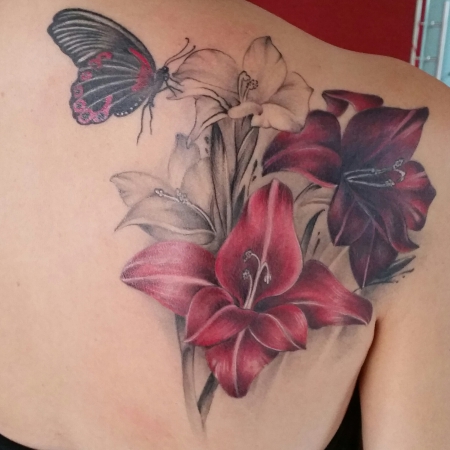 COVER - UP Schulter Blüte und Schmetti