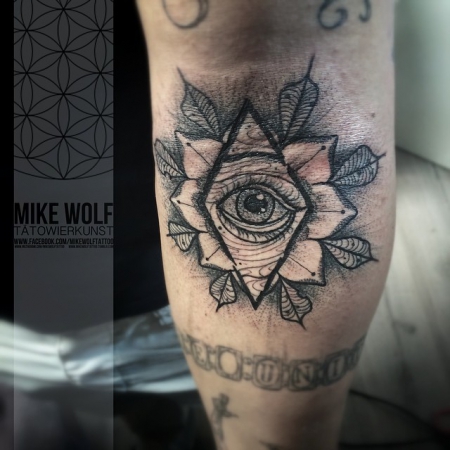 www.facebook.com/MikeWolfTattoo