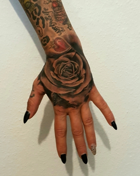 Hand Rose