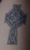 Kleines keltisches Kreuz auf meinem rechten Oberarm/Schulter