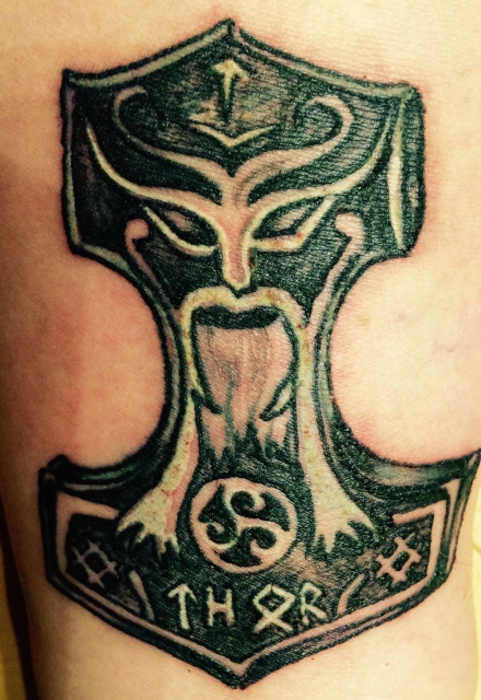 thor-Tattoo: Thors Hammer