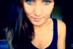 MONIA.'s Bild