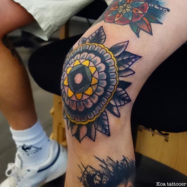 Inkme: Knie Tattoo - Narbencover