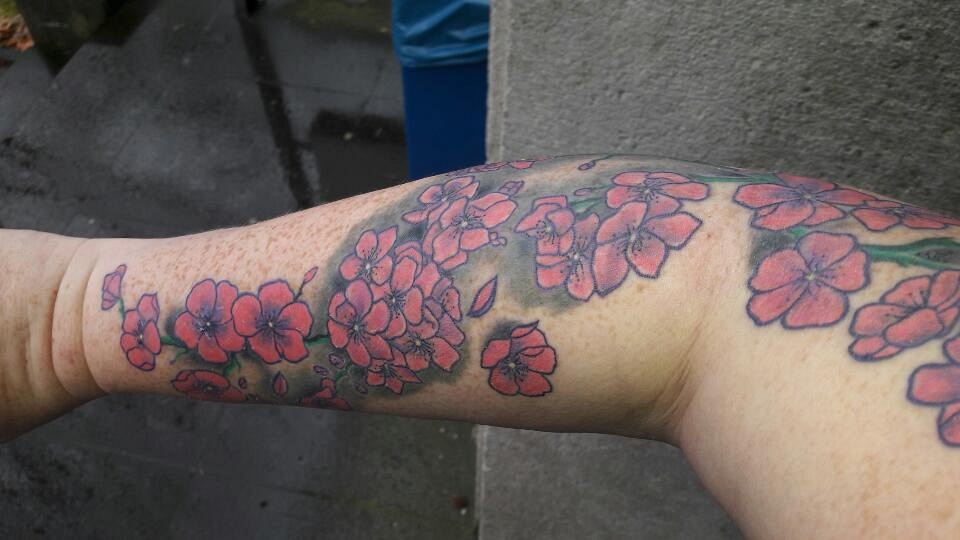 Emily Erdbeer: Blütenranke Oberarm - was sagt ihr?