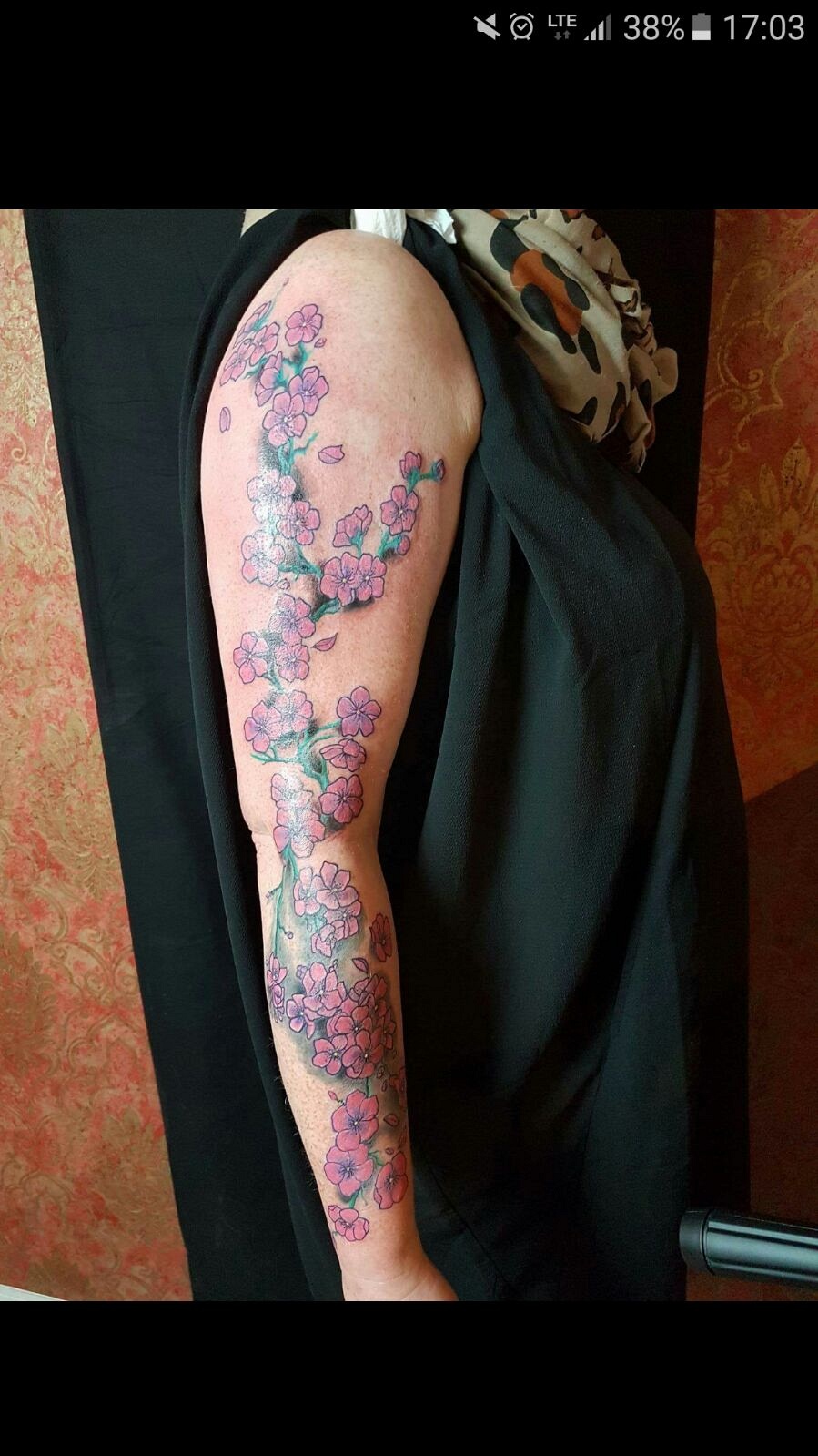 Emily Erdbeer: Blütenranke Oberarm - was sagt ihr?