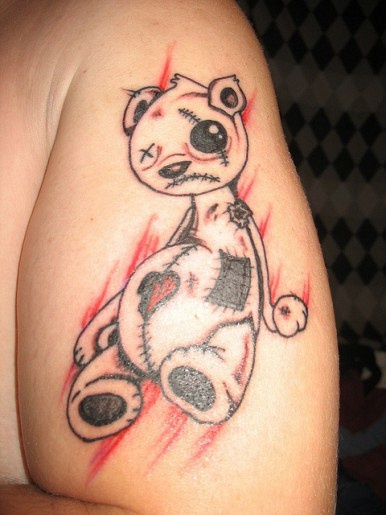 Nini89: selten so hässliche Tattoos gesehen :D