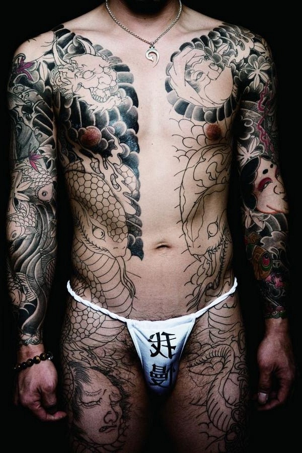 Lukas442: großes japanisches Tattoo beim ersten Mal?