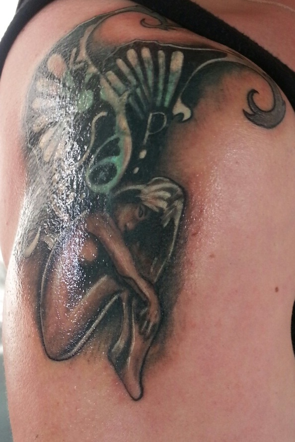 skues: tattoo zu dunkel