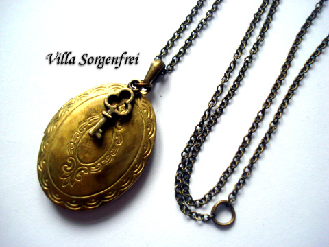 BleedingButterfly: Medallion