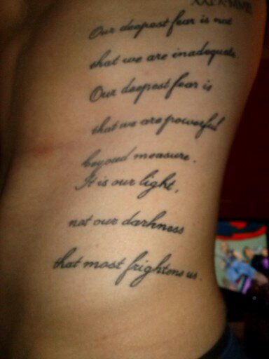 buzzin: Tattoo Schrift schief..