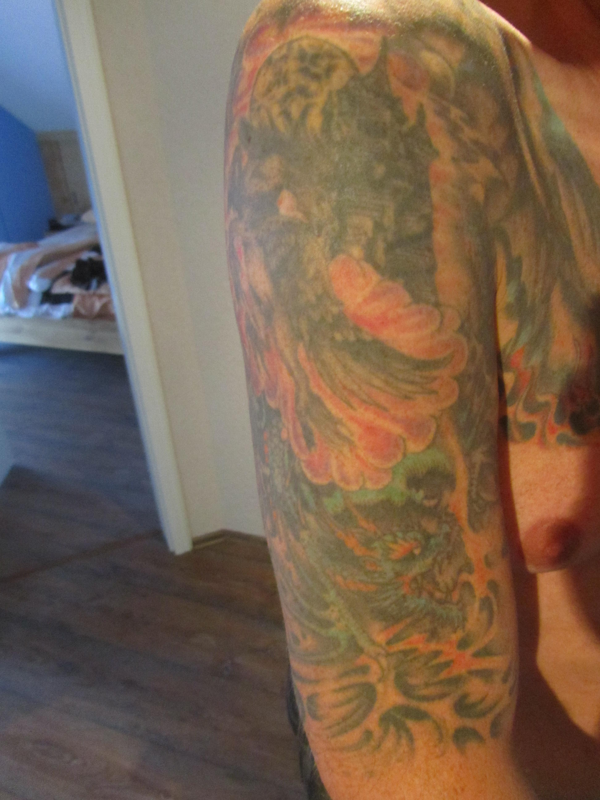 Oskos: 22 Jahre ates Tattoo ....  nachstechen ???