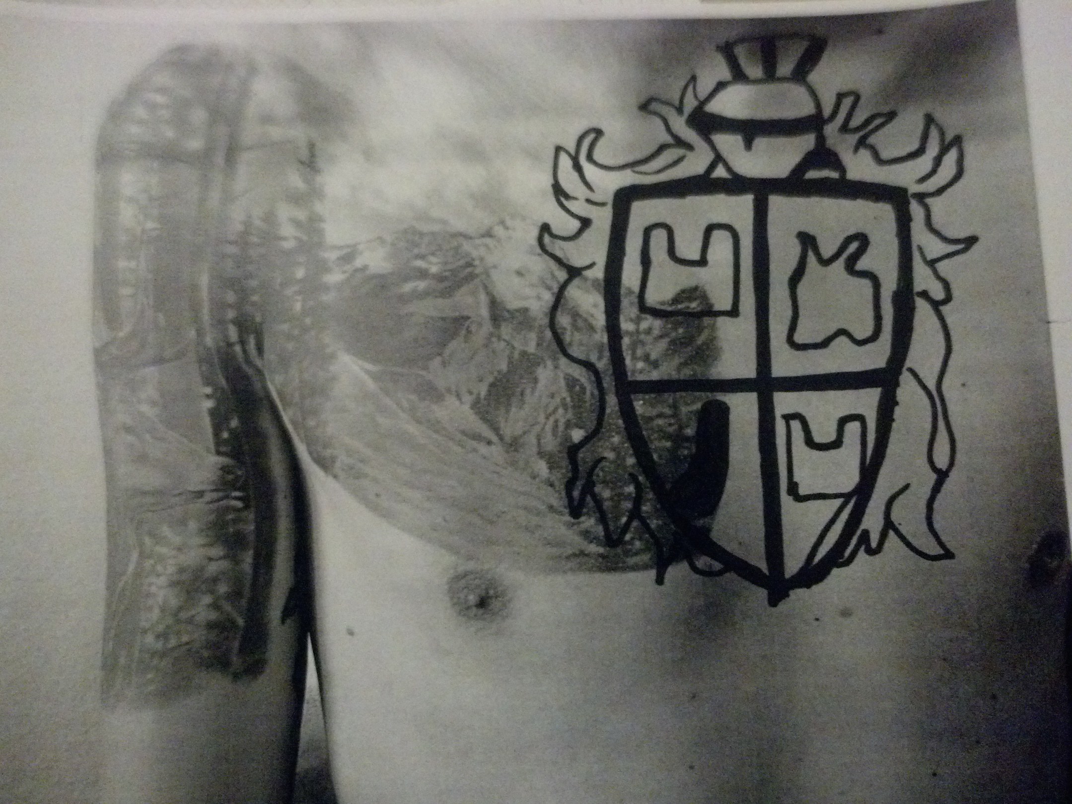 mundpropaganda: Brust-Tattoo erweitern