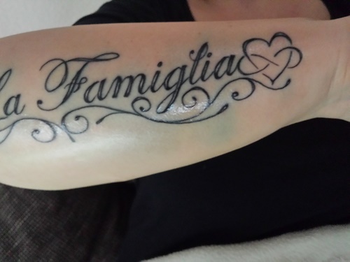 Arm frauen schrift tattoos Tattoos Bilder