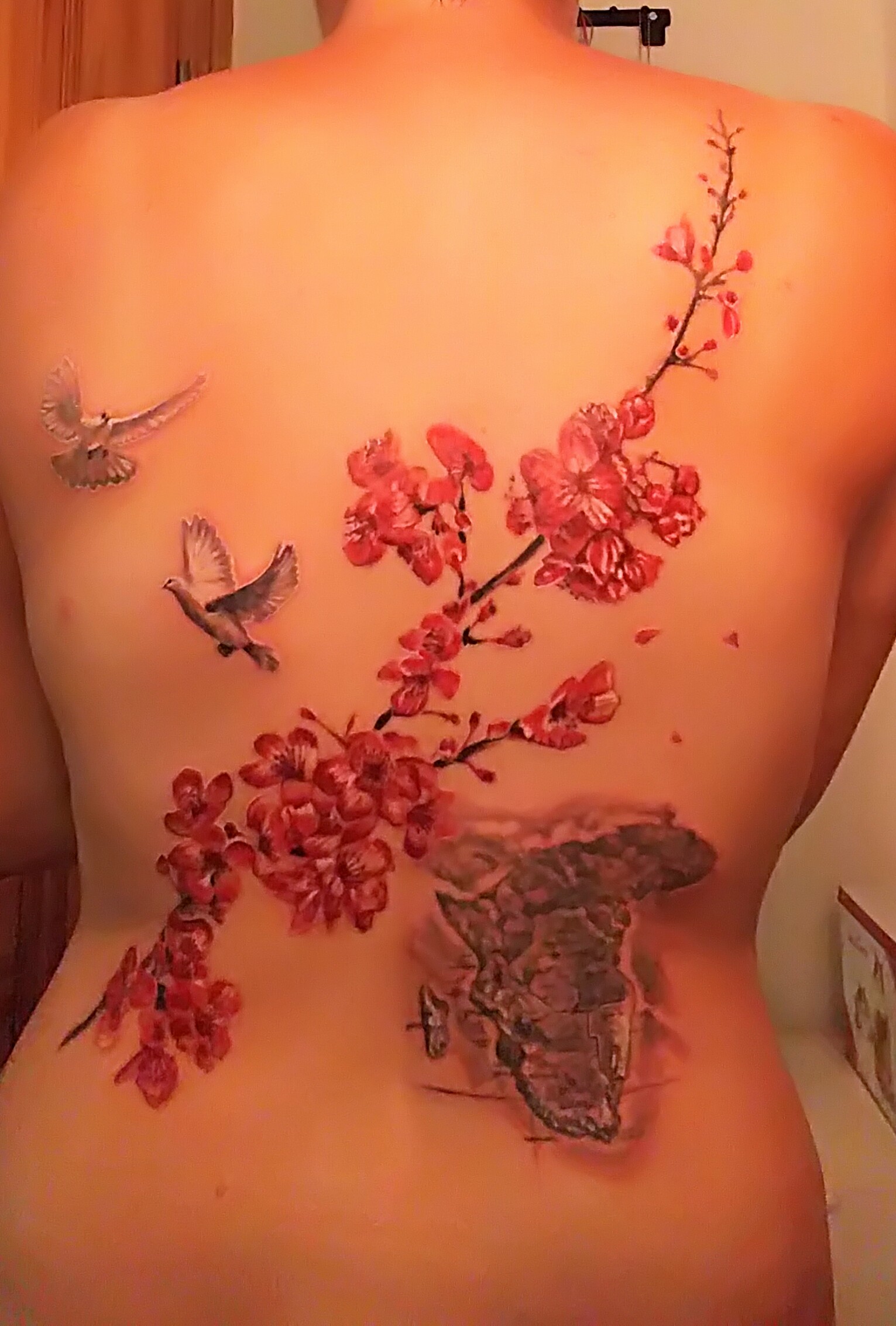 Panthertier: Tattoo verkehrt herum gestochen