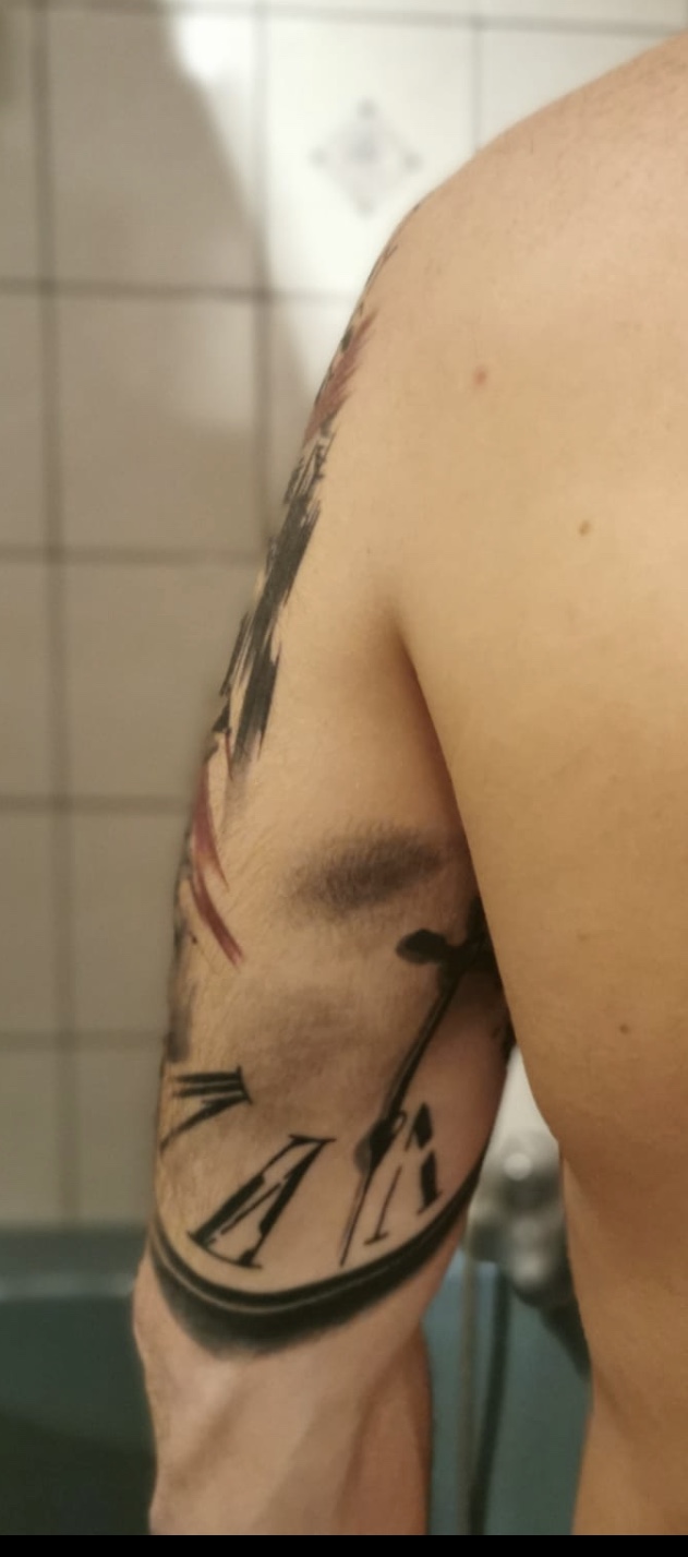 Mich6186: Tattoo zu groß 