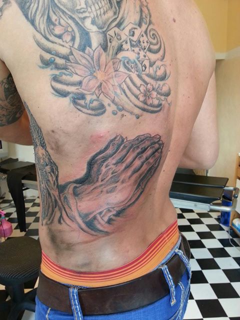 marcel1980: Zusammenbinden vom Tattoo