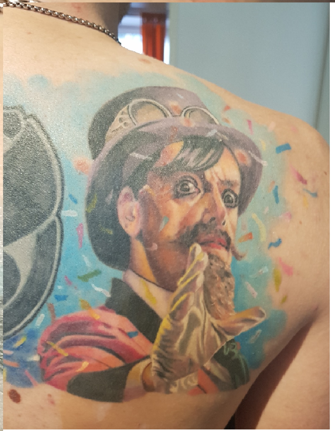 Benchibk: Frisch gestochen gut, verheilt verblassen Farben, langsam ratlos :(