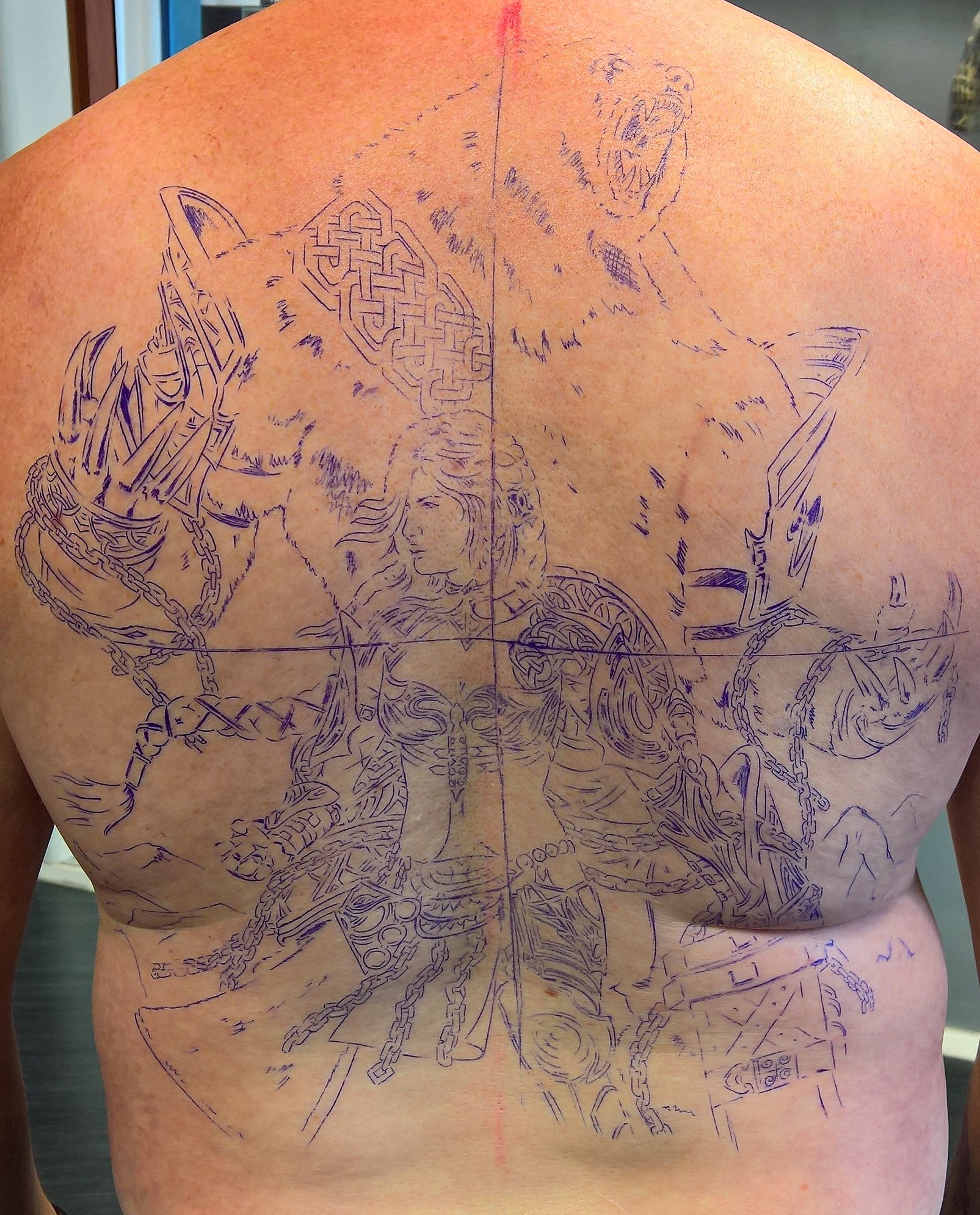 Redritsch: Tattoo auf Rücken 