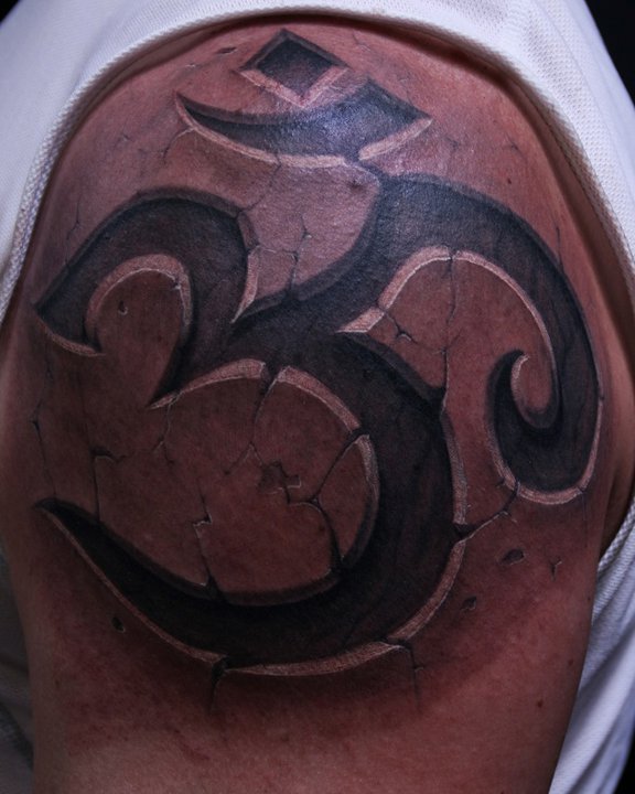 OvHell: Stein-Tattoo - Suche nach geeignetem Tätowierer