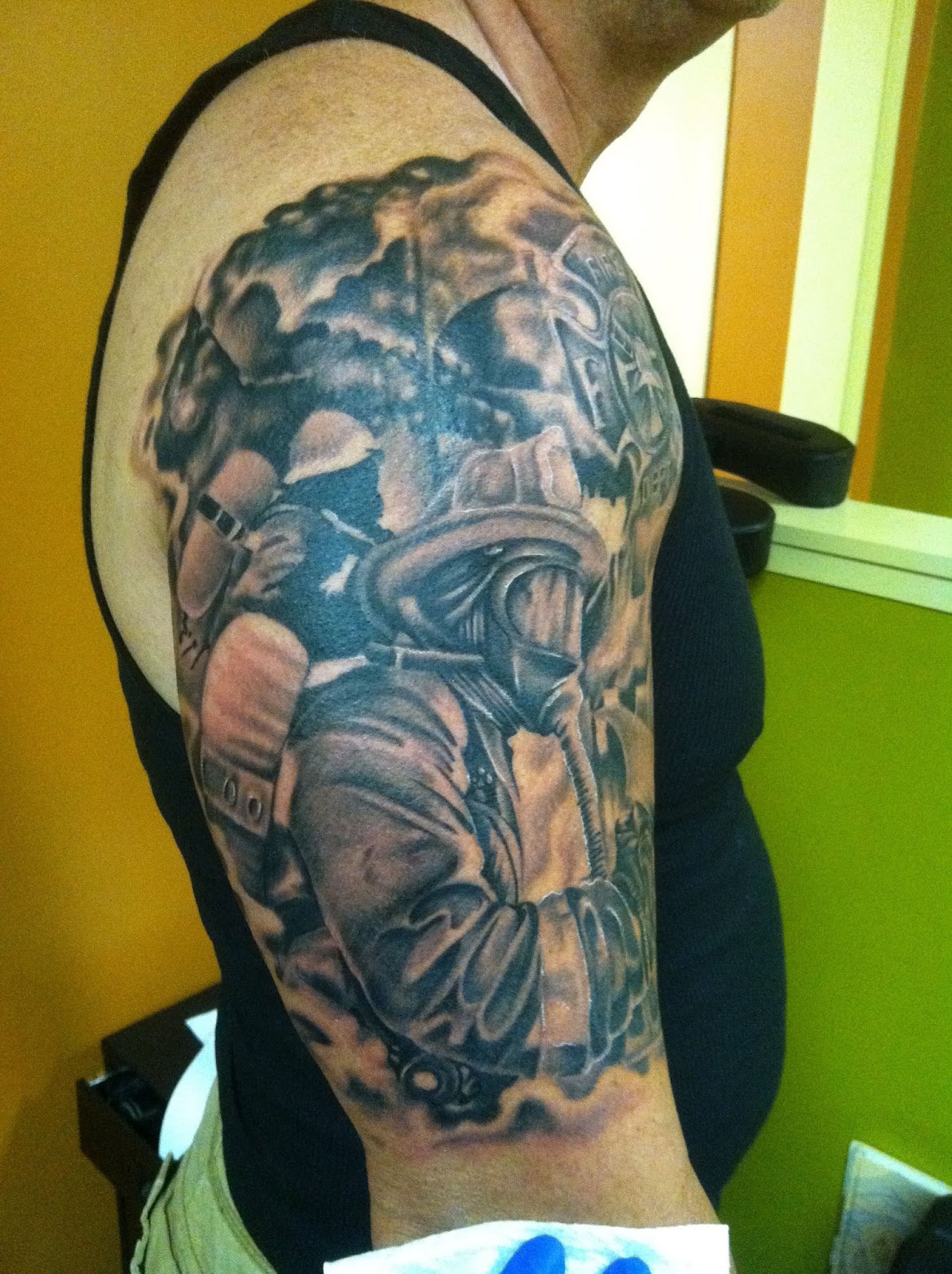 El- Miguel: Black&Grey Firefighter