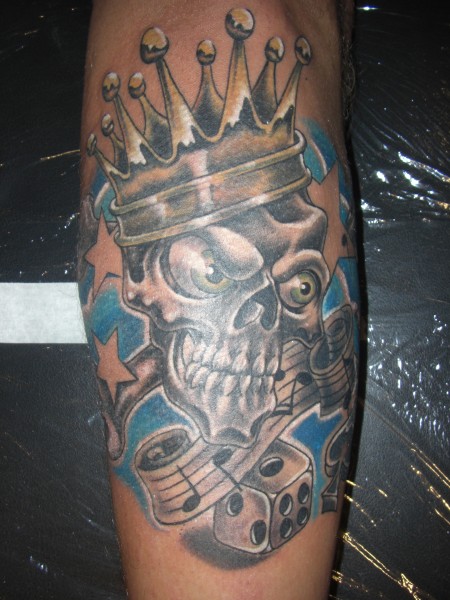 Donky: Totenkopf Tattostudio