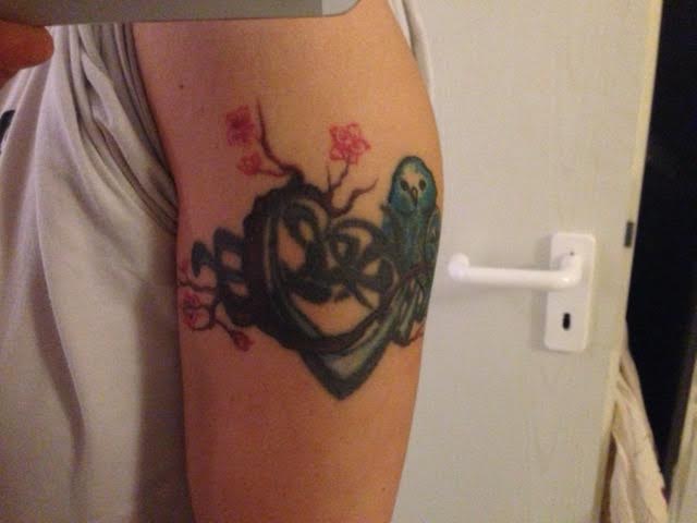 AnnMareike: realistisches Natur-Tattoo- Baum/Blüten verbessern, covern, erweitern - Düsseldorf